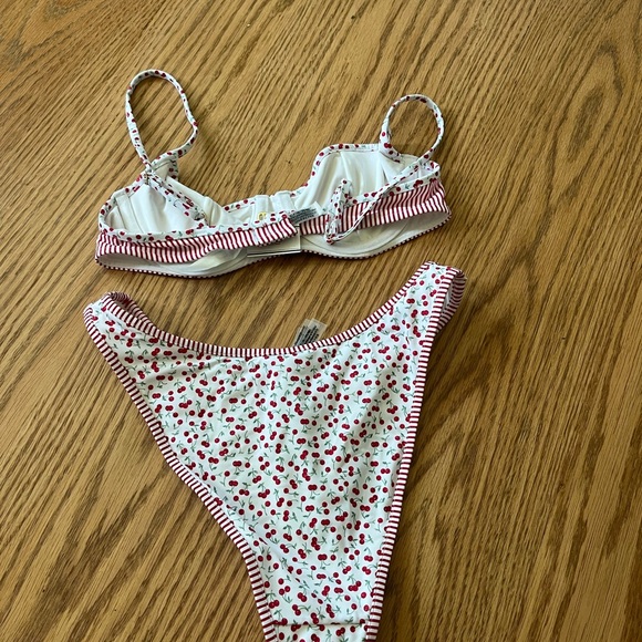 Frankie’s bikinis set - Picture 3 of 4